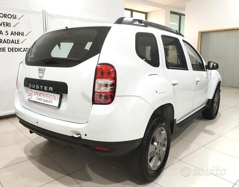 Usata Dacia Duster Lauréate 115 CV (84 kW) 2017 Bianco SUV