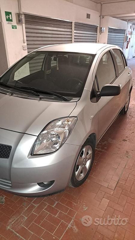 Usata Toyota Yaris 2008 Grigio Utilitaria