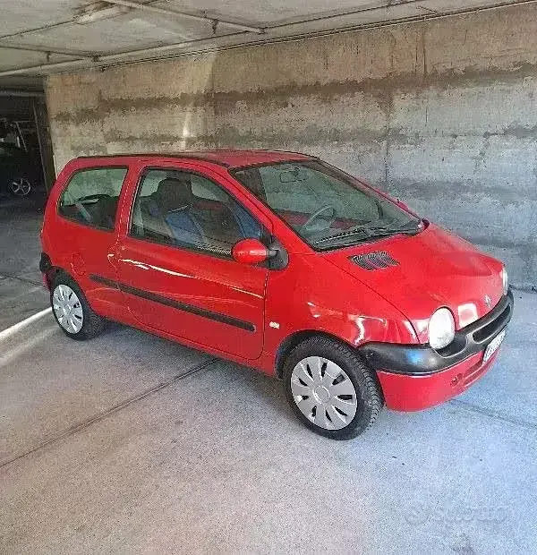 Usata Renault Twingo 58 CV (42 kW) 2004 Rosso Utilitaria