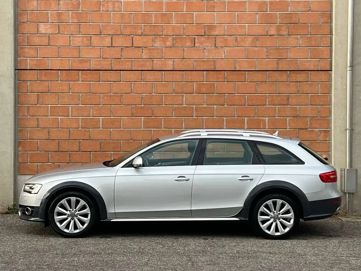 Usata Audi A4 Allroad 177 CV (130 kW) 2012 Argento fioretto Station wagon