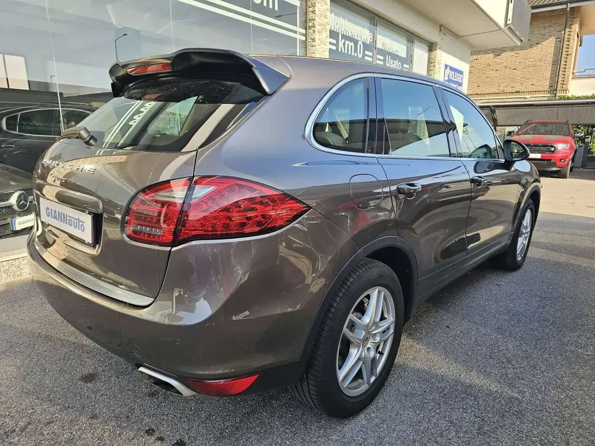 Usata Porsche Cayenne 245 CV (180 kW) 2012 Bronzo SUV