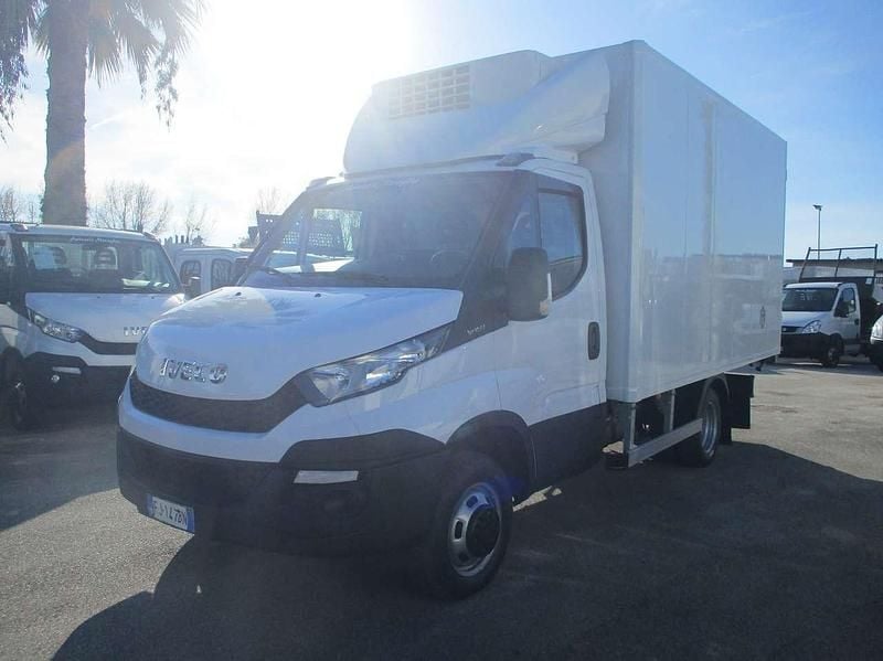 Usata Iveco Daily 145 CV (106 kW) 2017 Bianco