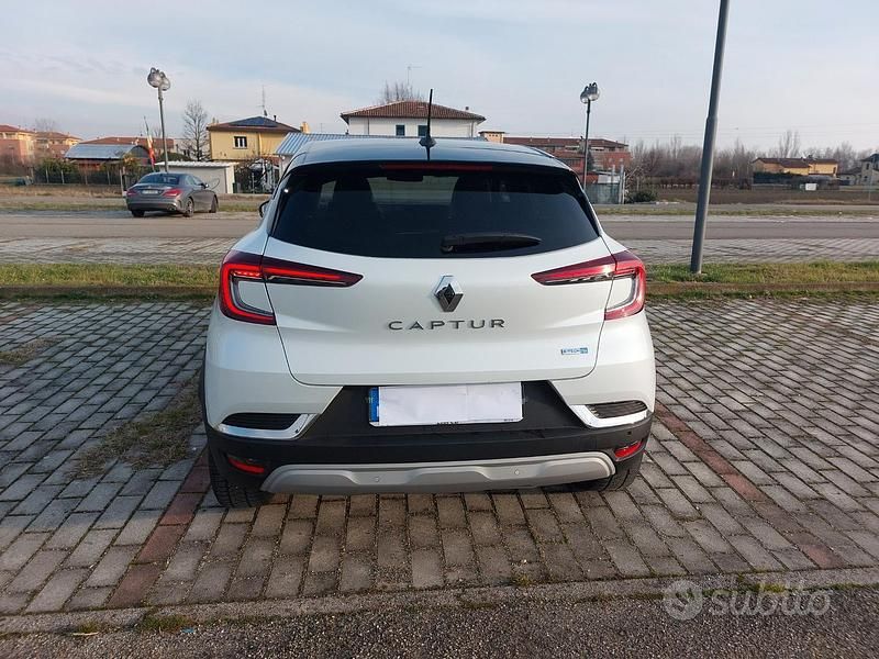Usata Renault Captur 92 CV (67 kW) 2022 Bianco SUV