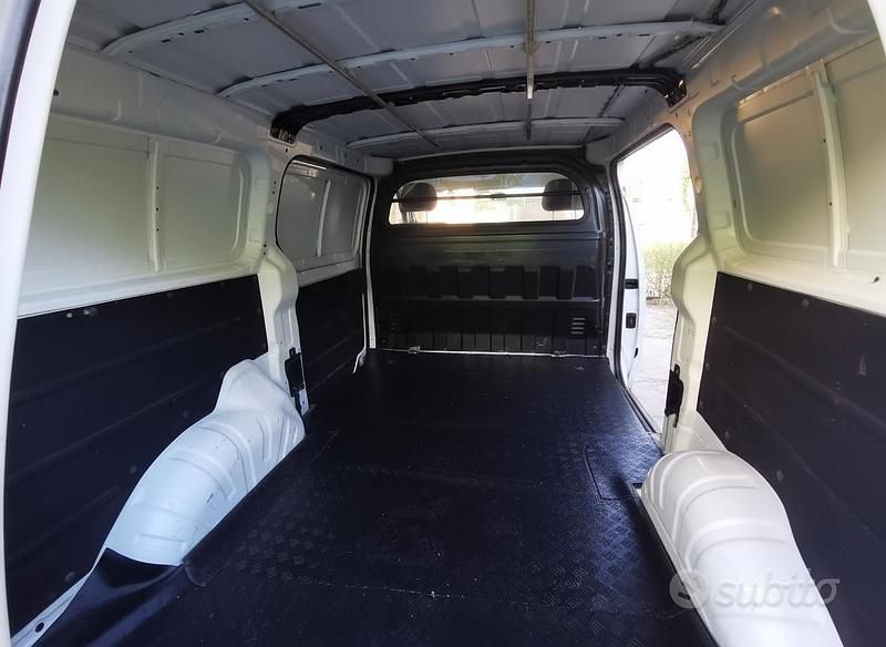 Usata Hyundai H-1 170 CV (125 kW) 2011 Bianco Monovolume