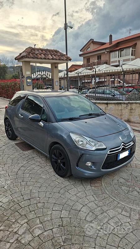 Usata Citroën DS3 Chic 70 CV (51 kW) 2011 Grigio Utilitaria
