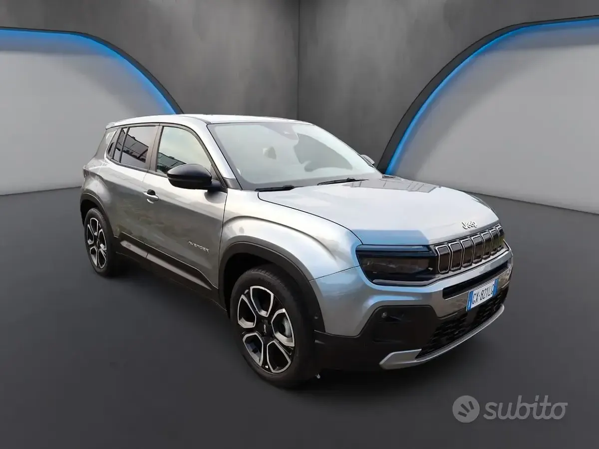 Usata Jeep Avenger Summit 101 CV (74 kW) 2025 Grigio SUV