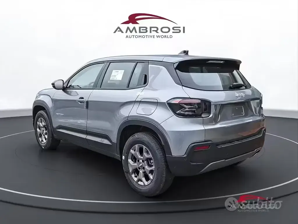 Nuova Jeep Avenger Longitude 101 CV (74 kW) 2026 Grigio SUV