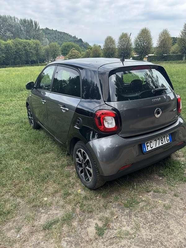 Usata Smart ForFour Passion 75 CV (55 kW) 2016 Grigio Utilitaria