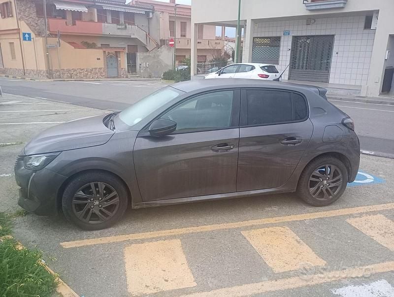 Usata Peugeot 208 102 CV (75 kW) 2022 Grigio Utilitaria