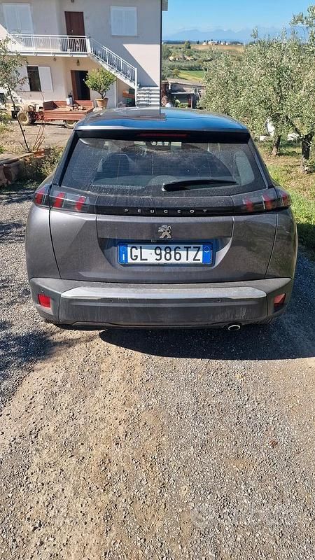 Usata Peugeot 2008 Active 110 CV (80 kW) 2022 Grigio SUV