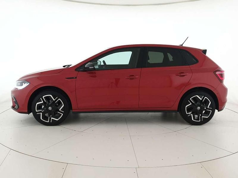 Nuova VW Polo R-line Plus 95 CV (69 kW) 2026 Kings red metallizzato Utilitaria