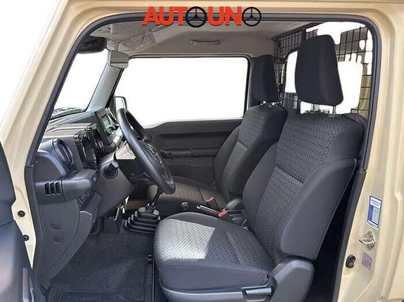 Usata Suzuki Jimny 102 CV (75 kW) 2021 Beige SUV