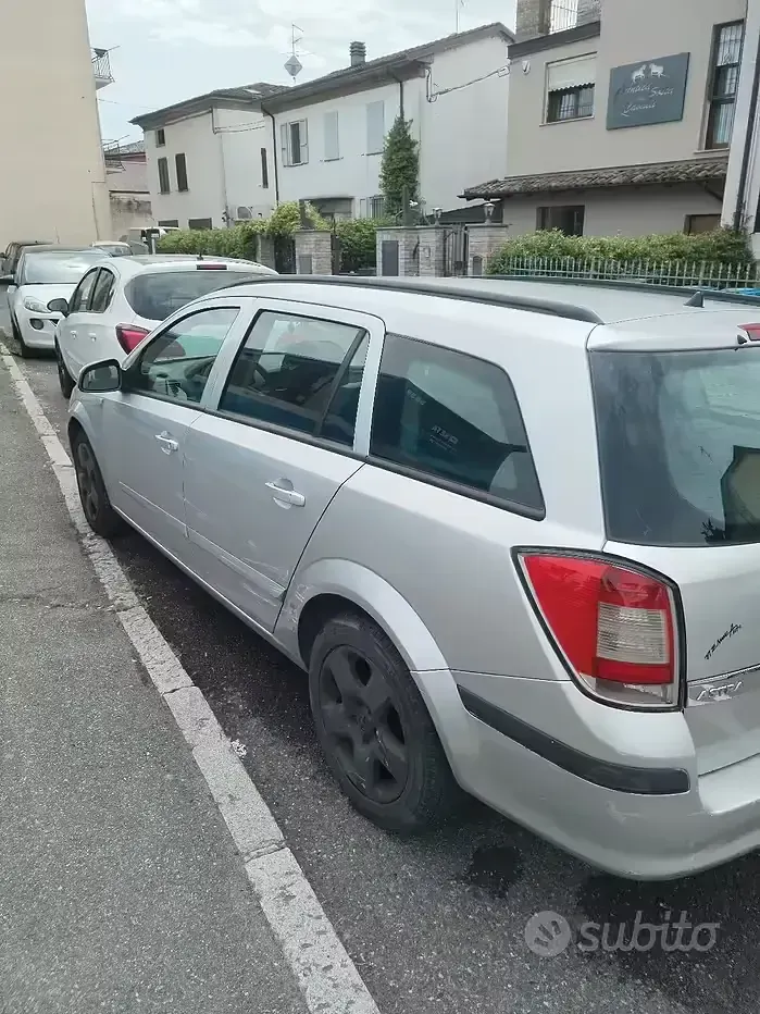 Usata Opel Astra 101 CV (74 kW) 2005 Berlina