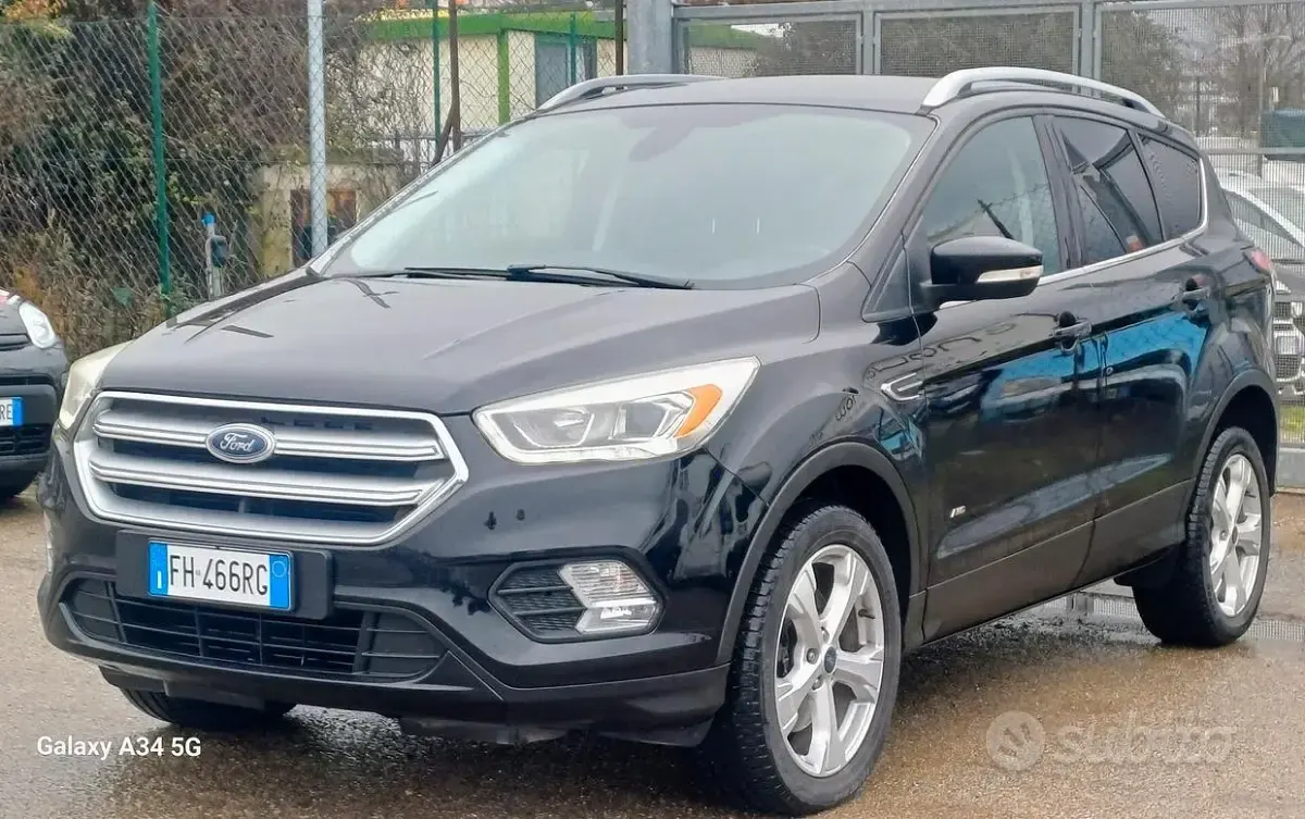 Usata Ford Kuga Vignale 150 CV (110 kW) 2017 Nero SUV