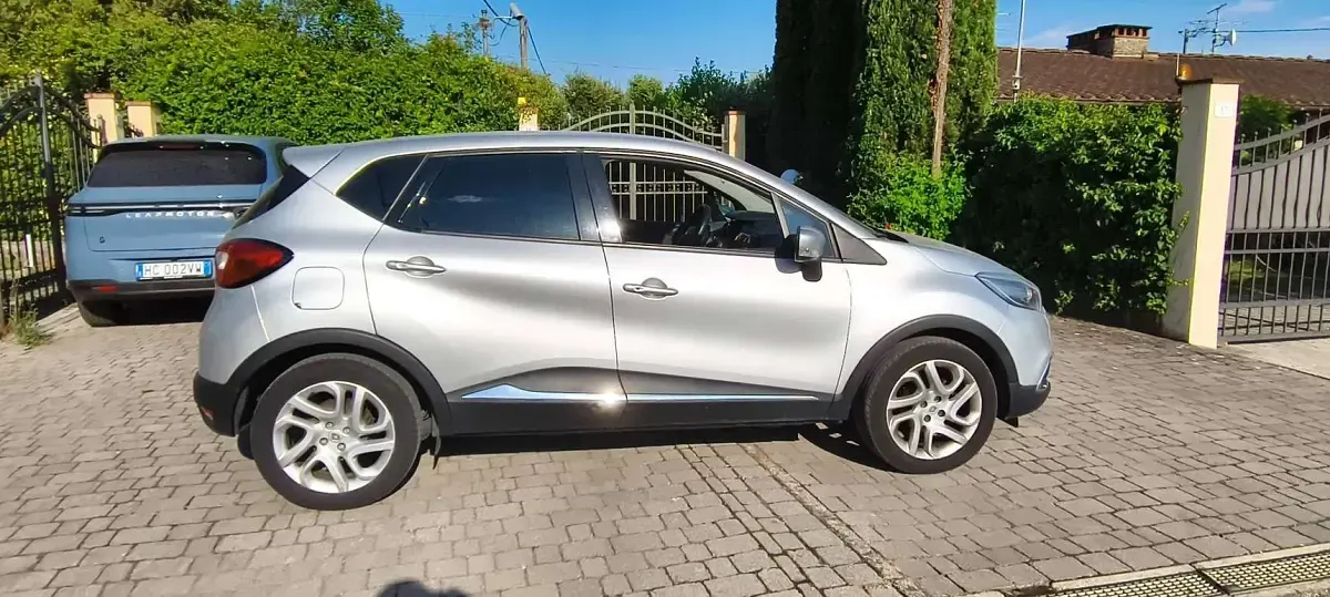 Usata Renault Captur 90 CV (66 kW) 2014 Argento SUV