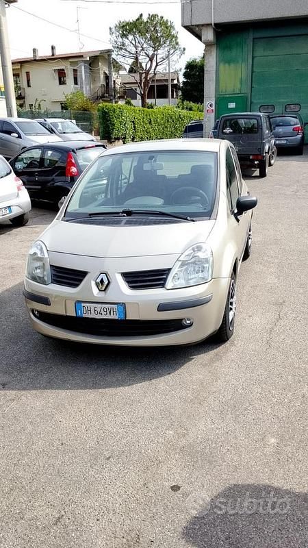 Usata Renault Modus 75 CV (55 kW) 2006 Grigio Monovolume