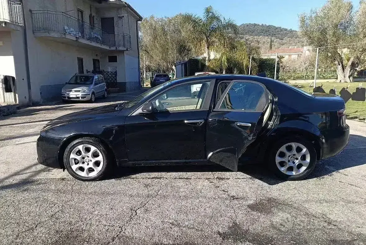 Usata Alfa Romeo 159 150 CV (110 kW) 2007 Nero Berlina