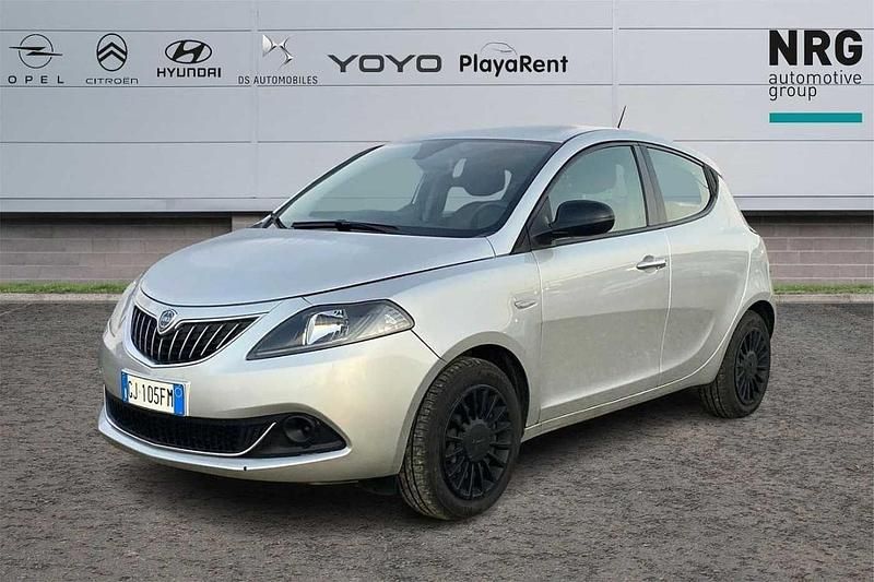 Argento Usata 2022 Lancia Ypsilon S Due volumi | 11.500 € (Buon prezzo) - Immagine 1/4