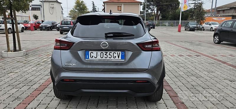Usata Nissan Juke N-Connecta 114 CV (83 kW) 2022 Grigio SUV