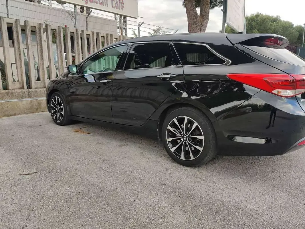 Usata Hyundai i40 Style 141 CV (103 kW) 2016 Nero Station wagon