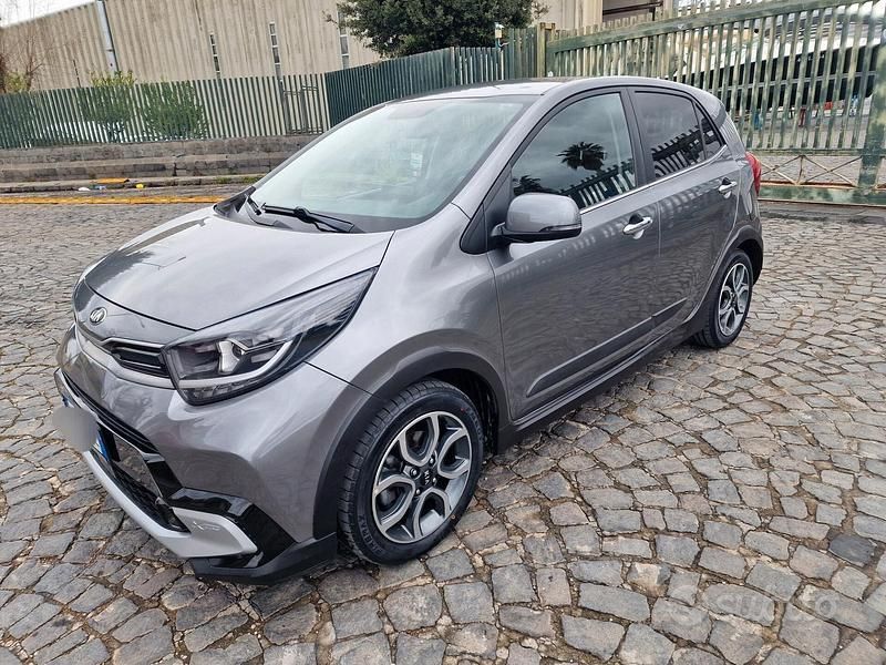 Usata Kia Picanto X-Line 65 CV (47 kW) 2021 Grigio Utilitaria