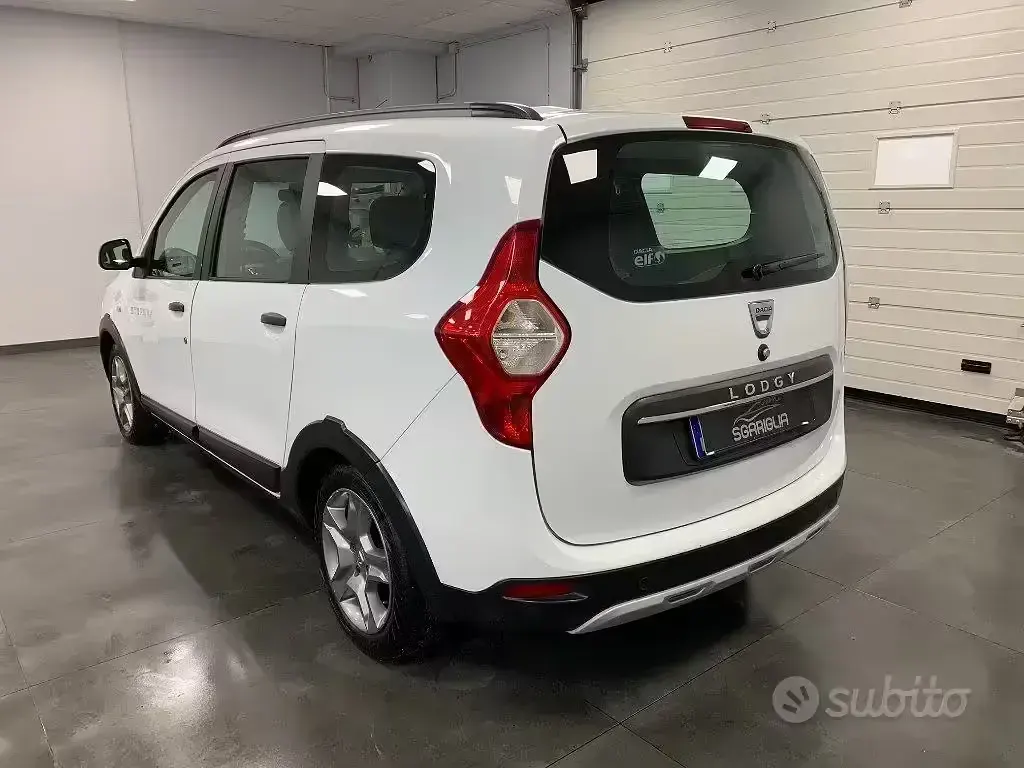 Usata Dacia Lodgy Stepway 101 CV (74 kW) 2018 Bianco Monovolume