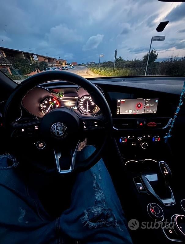 Usata Alfa Romeo Giulia Business 160 CV (117 kW) 2022 Rosso Berlina