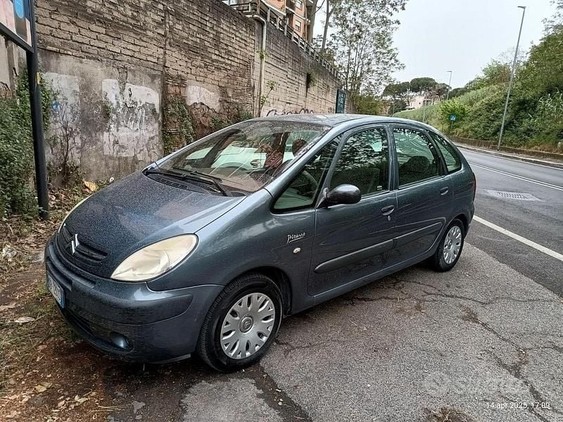 Usata Citroën Xsara Picasso 90 CV (66 kW) 2006 Blu Monovolume