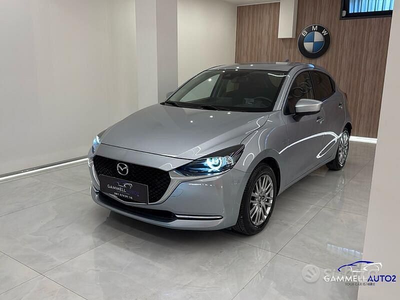 Begagnad Mazda 2 Exceed 90 HK (66 kW) 2022 Grå Sedan