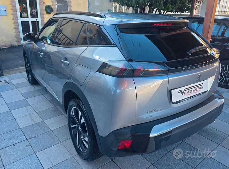 Usata Peugeot 2008 Allure 131 CV (96 kW) 2021 Grigio SUV