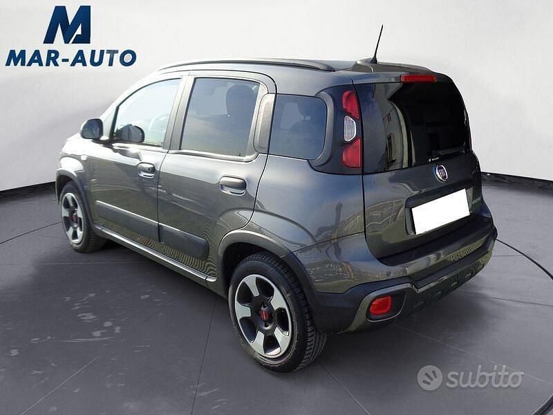 Usata Fiat Panda Cross Cross 69 CV (50 kW) 2023 Grigio Utilitaria