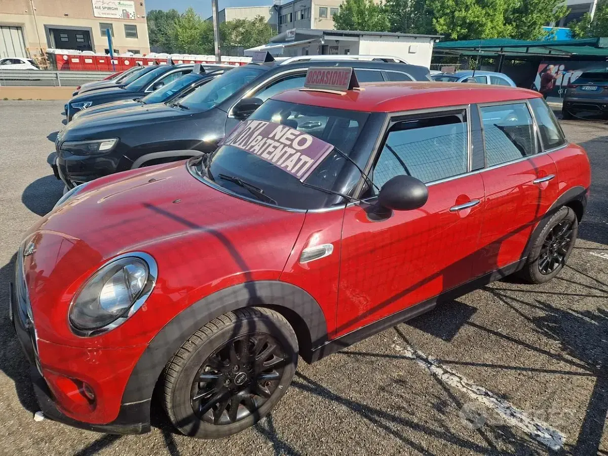 Usata Mini ONE 102 CV (75 kW) 2015 Rosso Utilitaria