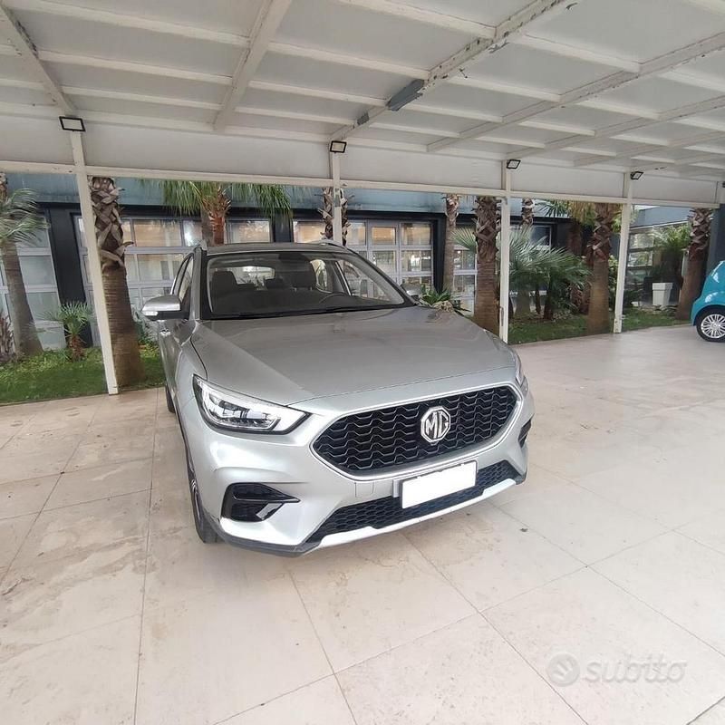 Usata MG ZS Luxury 106 CV (77 kW) 2023 Grigio SUV