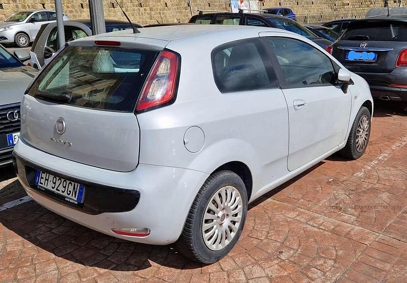 Usata Fiat Punto Evo 69 CV (50 kW) 2011 Argento Utilitaria
