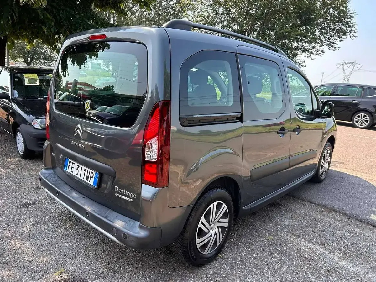 Usata Citroën Berlingo Feel 99 CV (72 kW) 2016 Grigio Monovolume