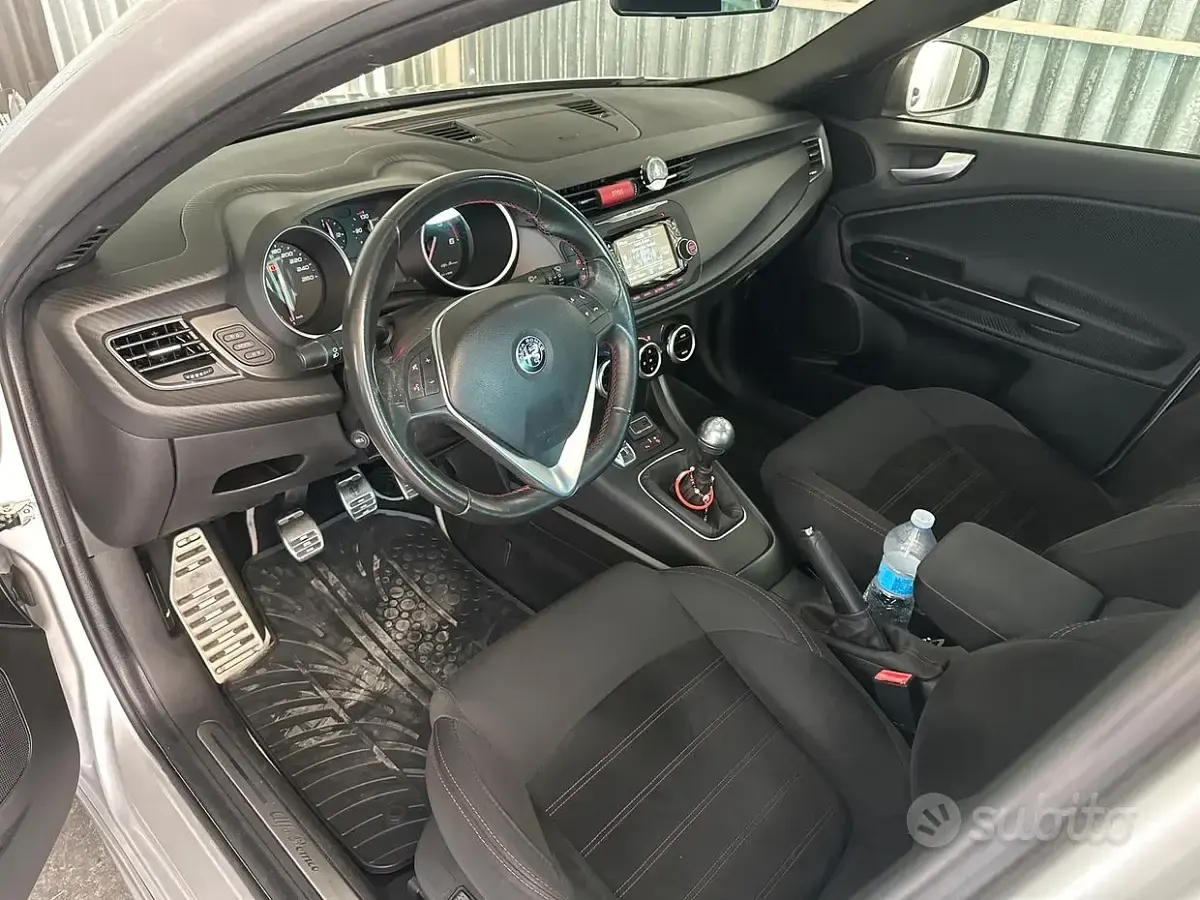 Usata Alfa Romeo Giulietta 150 CV (110 kW) 2017 Grigio Utilitaria