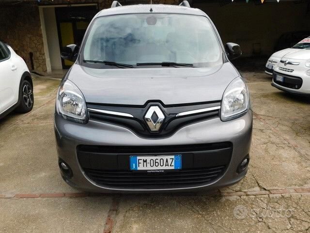 Grigio Usata 2017 Renault Kangoo LIMITED Monovolume | 7490 € (Buon prezzo) - Immagine 1/4