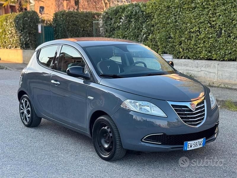 Usata Lancia Ypsilon S 69 CV (50 kW) 2014 Grigio Utilitaria