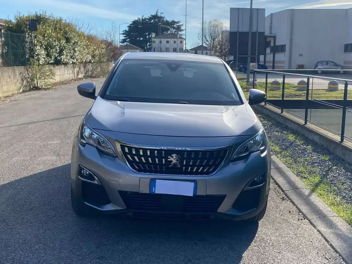 Usata Peugeot 3008 Business-Line 120 CV (88 kW) 2017 Grigio SUV