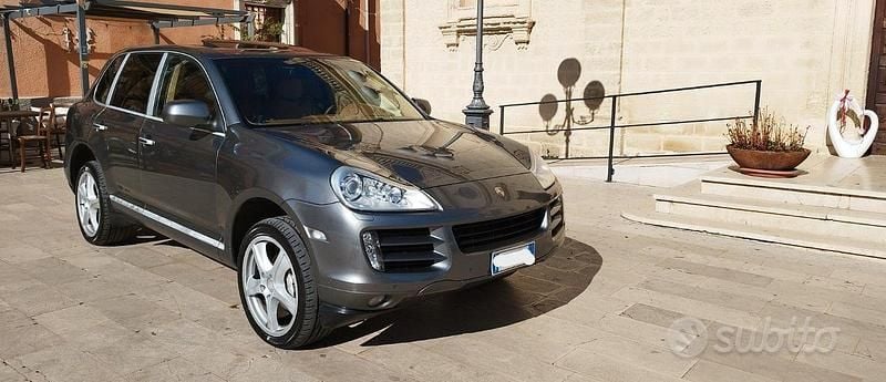 Usata Porsche Cayenne 240 CV (176 kW) 2010 Grigio SUV