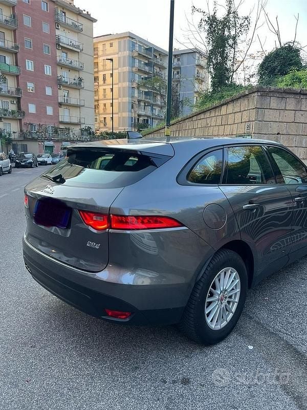 Usata Jaguar F-Pace 180 CV (132 kW) 2017 Grigio SUV