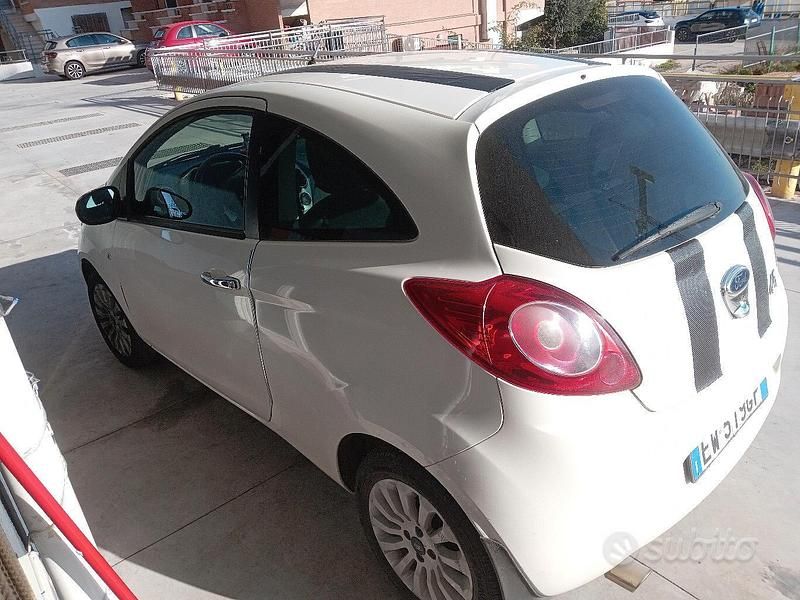 Usata Ford Ka 88 CV (64 kW) 2015 Bianco Berlina