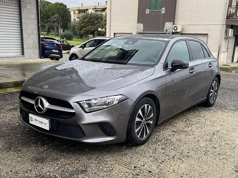 Usata Mercedes A180 Executive 116 CV (85 kW) 2021 Grigio Berlina