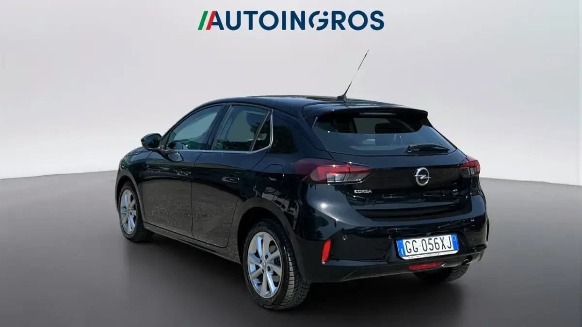 Usata Opel Corsa Elegance 101 CV (74 kW) 2021 Nero Utilitaria