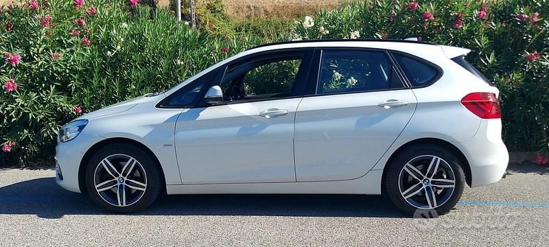 Usata BMW 220 Active Tourer Sport Line 190 CV (139 kW) 2016 Bianco Monovolume