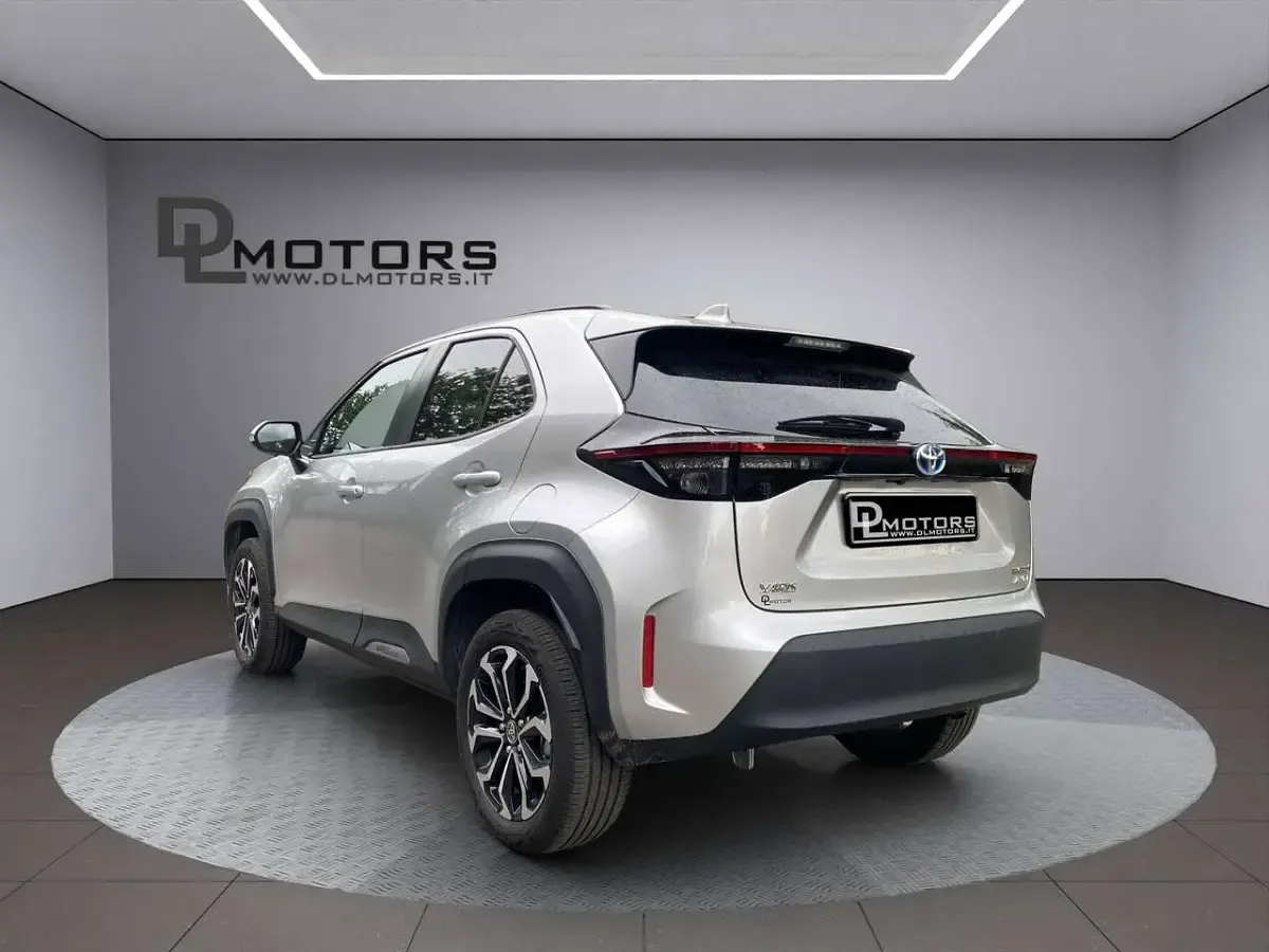 Usata Toyota Yaris Cross Trend 92 CV (67 kW) 2024 Argento SUV