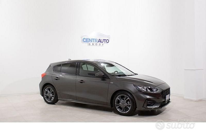 Usata Ford Focus ST-Line 125 CV (91 kW) 2020 Grigio Berlina