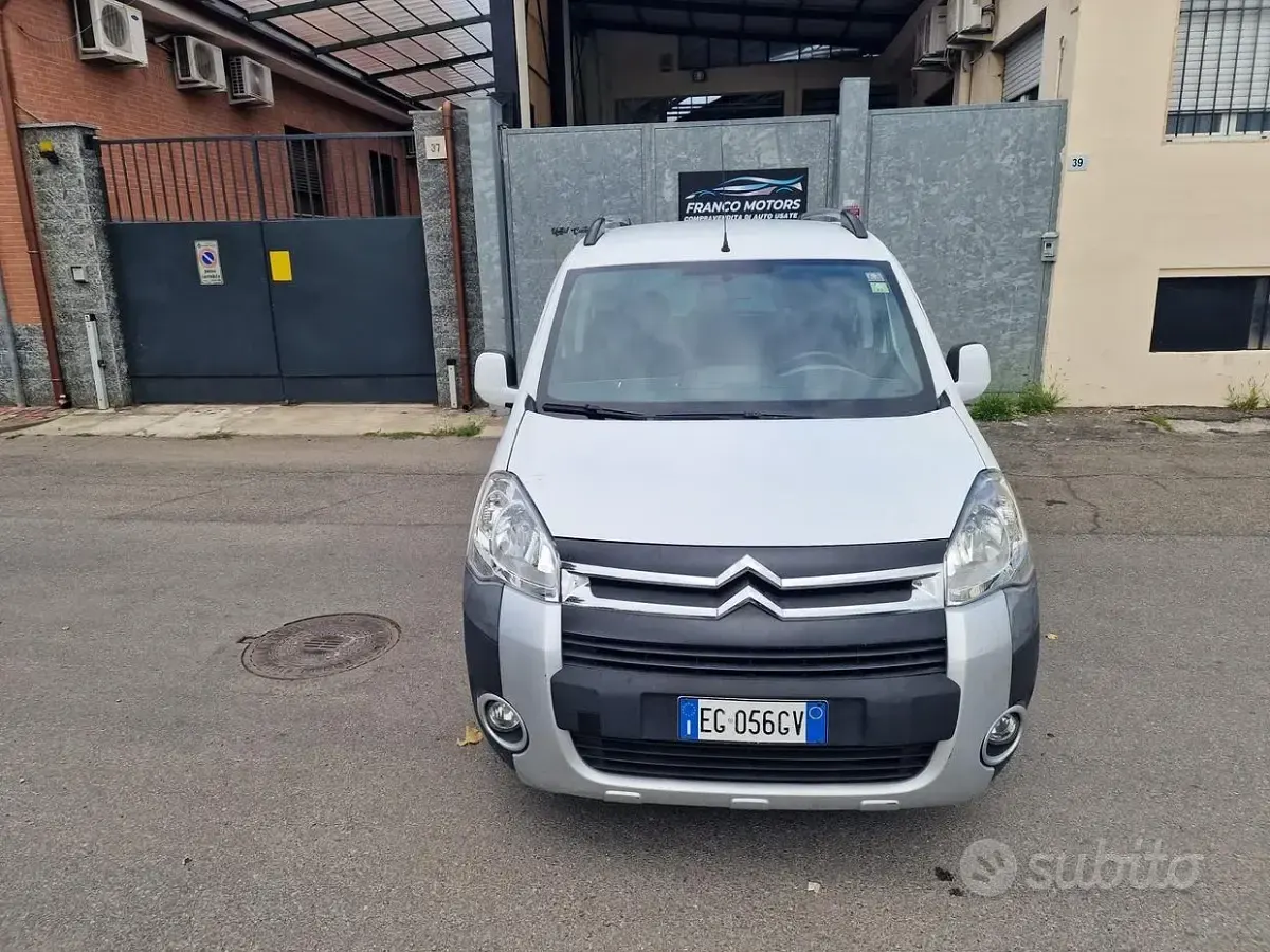 Usata Citroën Berlingo XTR 111 CV (81 kW) 2011 Bianco Monovolume