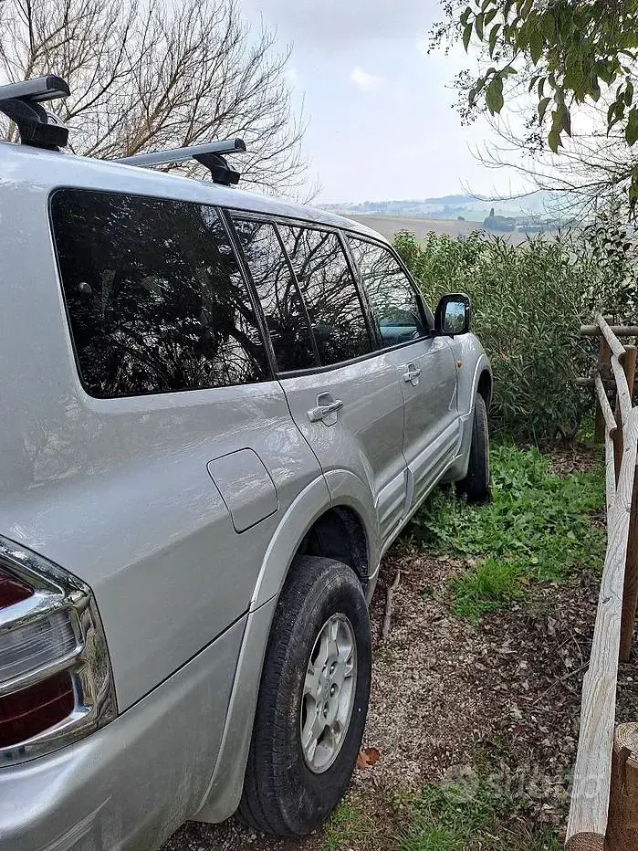 Usata Mitsubishi Pajero 2002 Grigio SUV