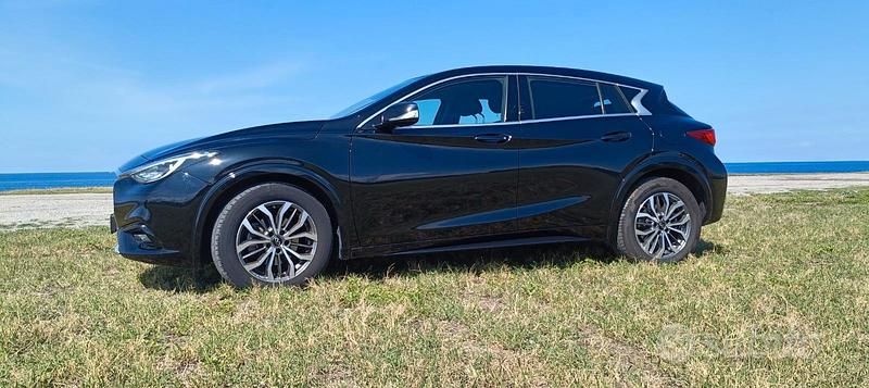 Usata Infiniti Q30 Business 110 CV (80 kW) 2018 Nero Utilitaria